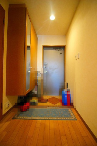 ■□グランドール米子旗ヶ崎□■の玄関|玄関収納完備。たくさん収納できます。