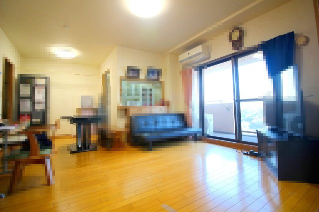 ■□グランドール米子旗ヶ崎□■の居間・リビング|とても綺麗にされているリビングスペースです。