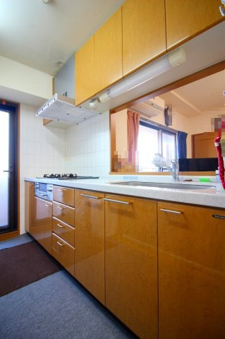 ■□グランドール米子旗ヶ崎□■のキッチン|とても綺麗にお手入れされているキッチンになります。コンロと換気扇は2018年に新調済みとなります。