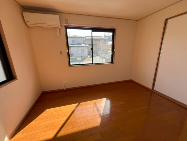 ニューキャピタルⅥの居間・リビング