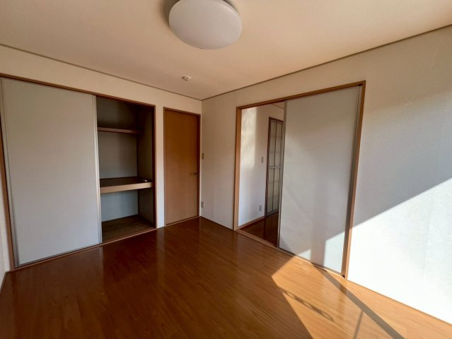 ニューキャピタルⅥの居間・リビング