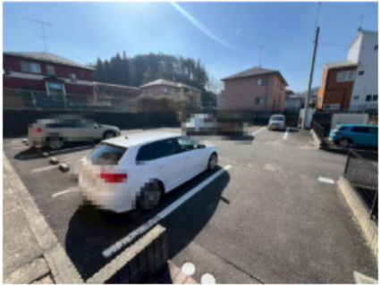 ニューキャピタルⅥの駐車場