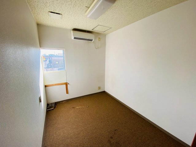 八街ほ　店舗付き住宅の洋室