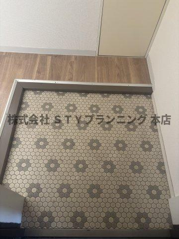 仲介手数料0円！エスカーラ植田の玄関