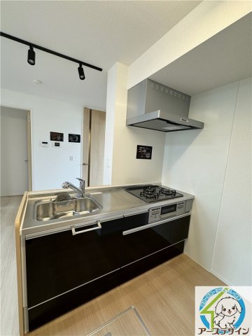 カレントのキッチン|コンパクトなキッチンで掃除もラクラク