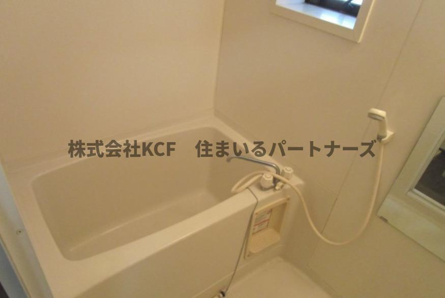 レジデンス幸の浴室|落ち着いた空間のお風呂です