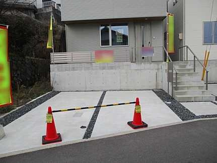 広島市佐伯区八幡２丁目　新築一戸建ての駐車場