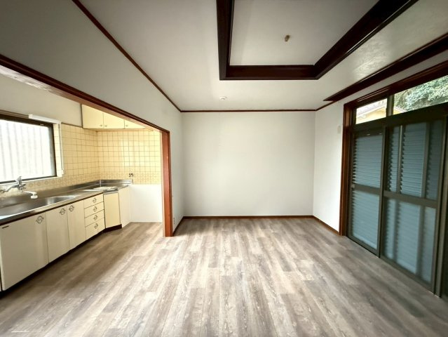 津田東町3丁目戸建の居間・リビング