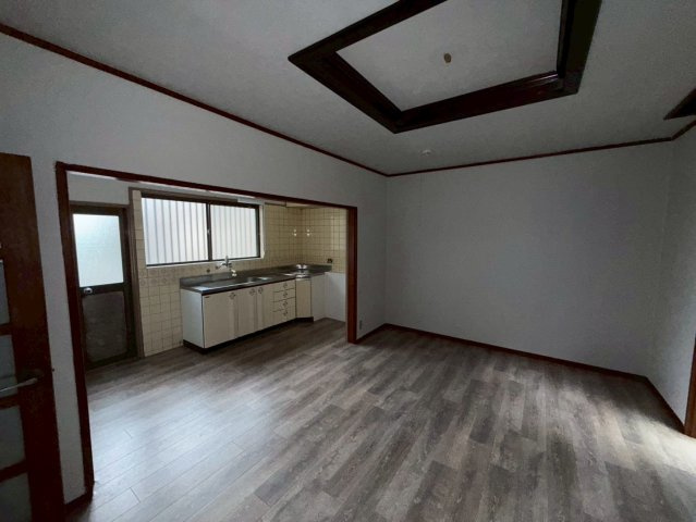 津田東町3丁目戸建の居間・リビング