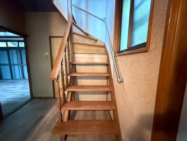 津田東町3丁目戸建の内装|内装もきれいです