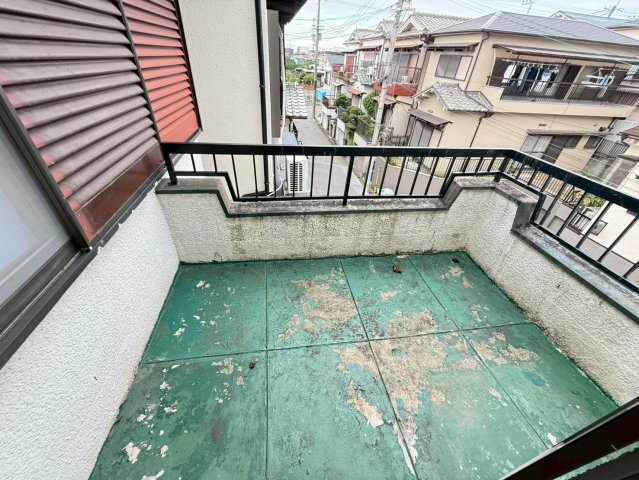 津田東町3丁目戸建のバルコニー|陽当たり良好なバルコニーです