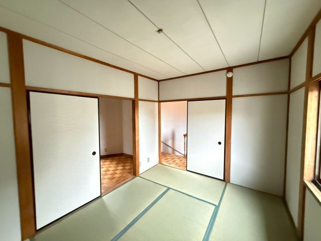 津田東町3丁目戸建の和室|柔らかい畳が心地よい和室