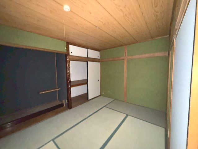 津田東町3丁目戸建の和室|来客時にも便利な和室付き