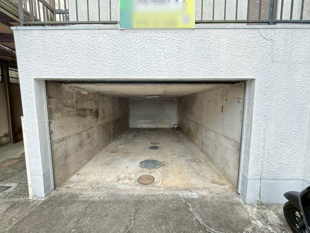 津田東町3丁目戸建の駐車場