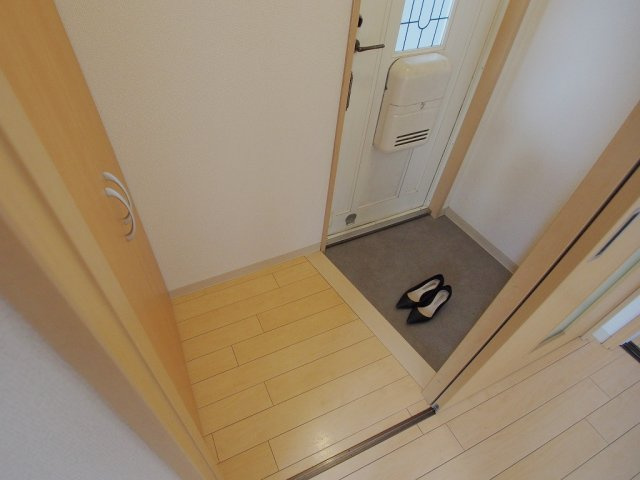 セジュール野北A棟の玄関