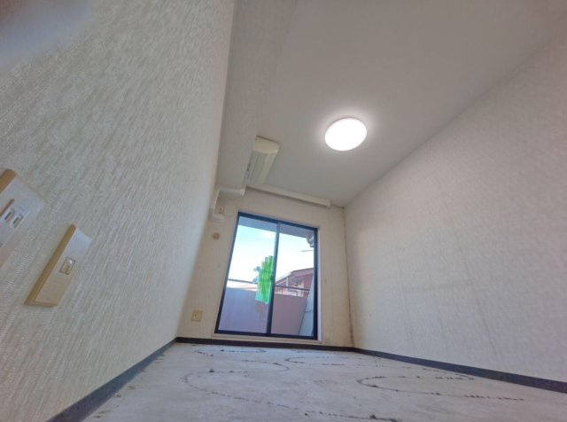 クレスト北柏の洋室