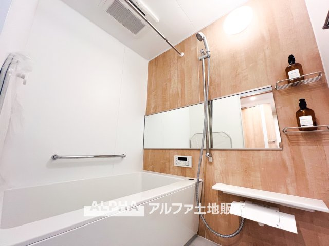 コスモ立川サングレイスの浴室|【Bathroom】
◆風呂◆カビが付きにくく軽くこすれば簡単に落ちるお掃除ラクラク仕様です。