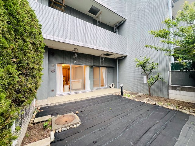 コスモ立川サングレイスの洋室|【Forever there】
◆ずっとそこに◆あったかのようなそれぞれが生きる場所を見つける。そして心地よさを求めて暮らしの質を高める。