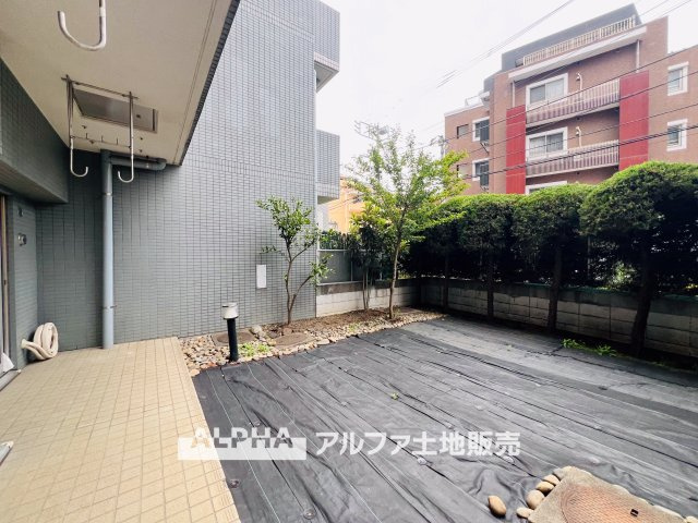 コスモ立川サングレイスの庭|【garden】
◆ガーデニングを楽しむ◆草木に囲まれる趣味の空間。。お花や家庭菜園にお子様や奥様の笑い声が、楽しそうなその声に癒しを住んでよかったがそこにあります。