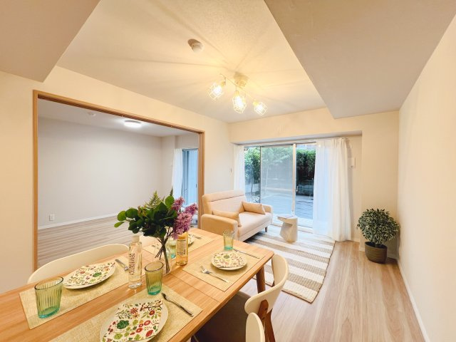 コスモ立川サングレイスの外観|【clear the mind】◆暮らしが整う空間◆
ゆとりのある住空間と、どこか安心感のある佇まい。
ここで過ごす日々が、自分たちらしい暮らしへと自然に導いてくれる。