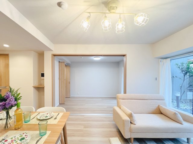 コスモ立川サングレイスの外観|【Gentle Time】◆やさしい時間が流れる場所◆
包み込むような空間が、日々の緊張をそっと解く。ここで過ごすうちに、時間も人との関係も、心地よく変化していく。