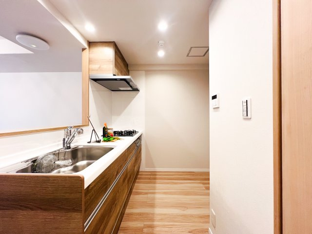 コスモ立川サングレイスの設備|【Delivery Box】
◆宅配ボックス◆通販を利用するのがスタンダードな昨今、戸建にも必要な装備のひとつとなりました。