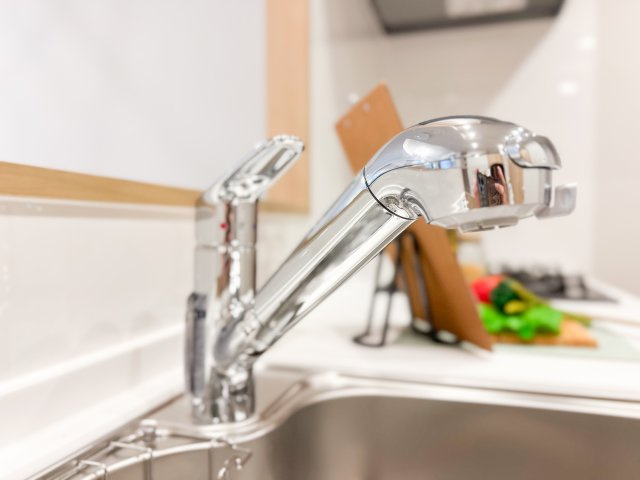 コスモ立川サングレイスの間取り|【Warm Light】
◆ぬくもりに満ちた場所◆
差し込む陽だまりが、心の奥までやさしく照らす。過ごすほどに、この場所が帰りたくなる存在へと変わっていく。