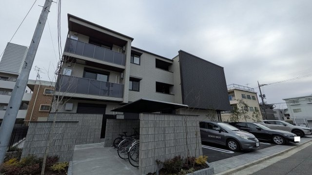 Adonis長束の外観