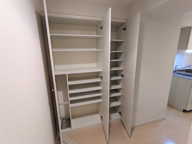 プレミアムキューブ大岡山の収納|便利な収納スペースです