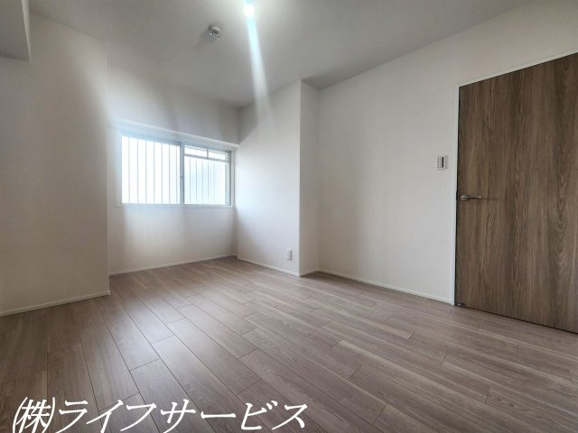 【洋室】 | 新北野第３コーポ | 玄関側洋室6.2帖/クローゼット有