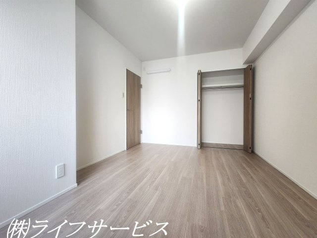 【洋室】 | 新北野第３コーポ | 玄関側洋室6.2帖/クローゼット有
