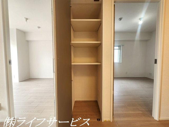 【収納】 | 新北野第３コーポ | リビングに便利な収納有