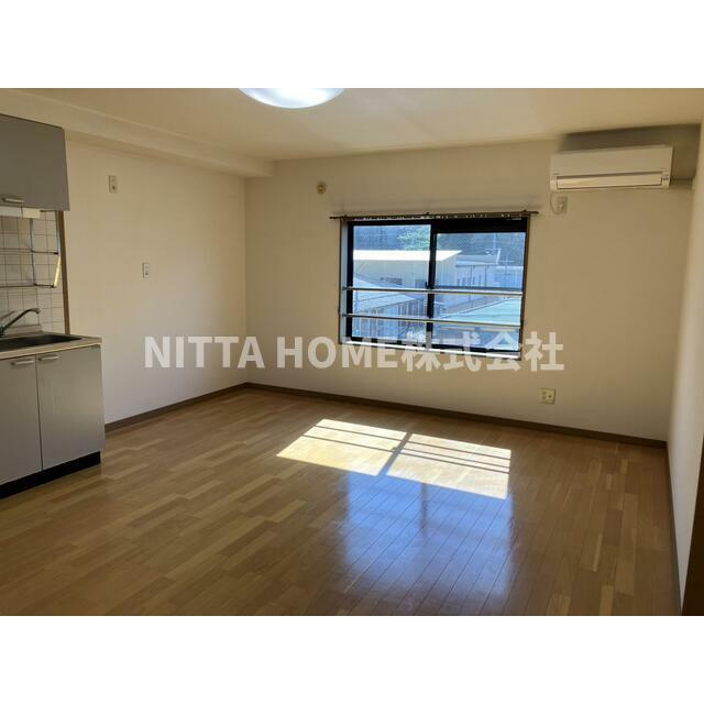 ライスステージ広瀬　大島の居間・リビング|１１．８帖のリビングルームです＊