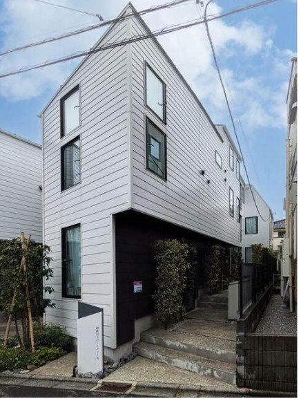 祖師谷アパートメントWのエントランス