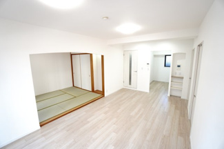 【居間・リビング】 | 【上質リフォーム】アスティア三篠 | 室内（2026年2月17日13：30頃）撮影