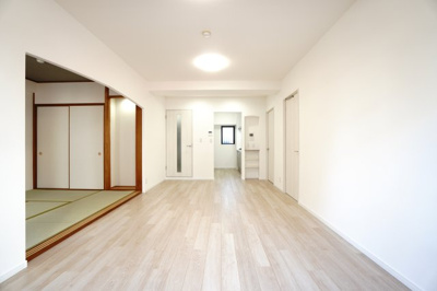 【居間・リビング】 | 【上質リフォーム】アスティア三篠 | 室内（2026年2月17日13：30頃）撮影