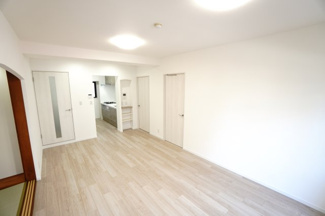 【居間・リビング】 | 【上質リフォーム】アスティア三篠 | 室内（2026年2月17日13：30頃）撮影