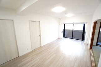 【居間・リビング】 | 【上質リフォーム】アスティア三篠 | 室内（2026年2月17日13：30頃）撮影