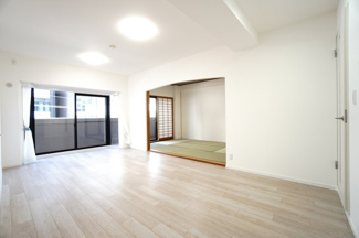 【居間・リビング】 | 【上質リフォーム】アスティア三篠 | 室内（2026年2月17日13：30頃）撮影