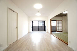 【居間・リビング】 | 【上質リフォーム】アスティア三篠 | 室内（2026年2月17日13：30頃）撮影