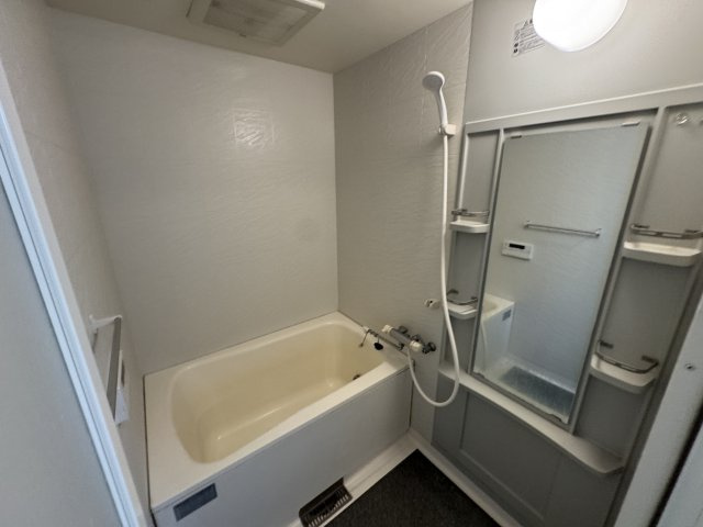 ボヌール千里中央弐番館の浴室