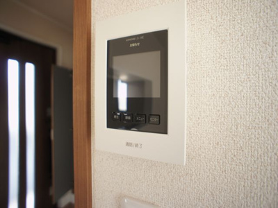 【セキュリティ】 | パルティーダ | 訪問者の確認ができるTVドアホン付きです♪