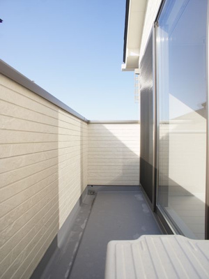 【バルコニー】 | パルティーダ | 日当たり良好！お洗濯物がたくさん干せます♪