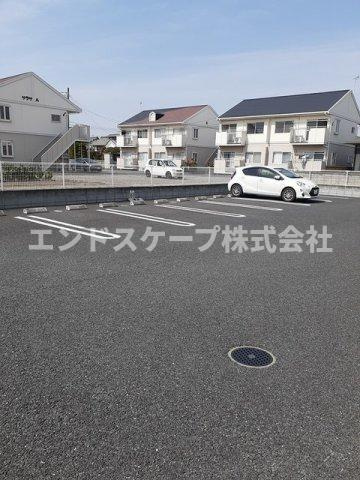 ピーチハッピネスの駐車場|高崎、前橋のお部屋探しはエンドスケープまで！お客様の理想お聞かせ下さい♪