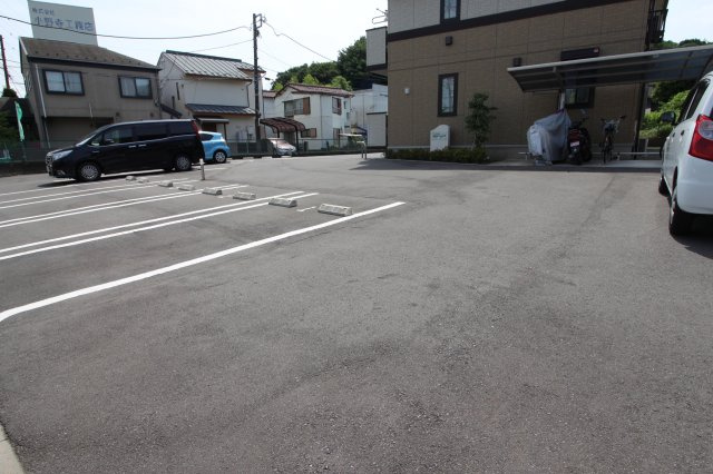 アルブルクロシェットAの駐車場