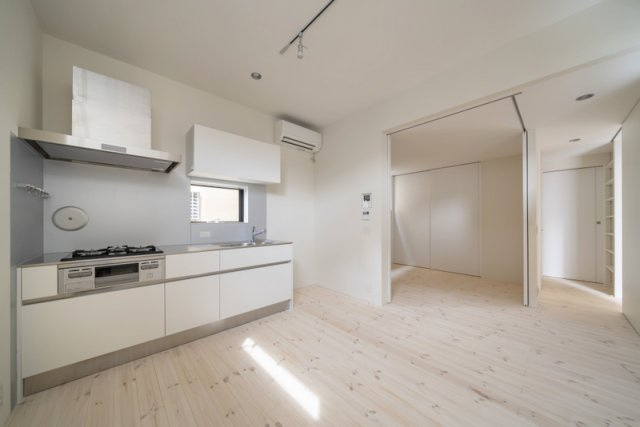 船橋市宮本6丁目戸建の居間・リビング|ゆったりとしたリビングです