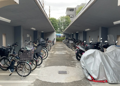 【駐輪場】 | エステ・スクエア成瀬２番館 | マンションの駐輪場は、事前に空きがあるか確認を取ると安心です。せっかく入居したのに駐輪スペースがない！なんてことになったら大変ですよね。そこで、内見時や購入前にはまず事前に確認しておくと良いでしょう。