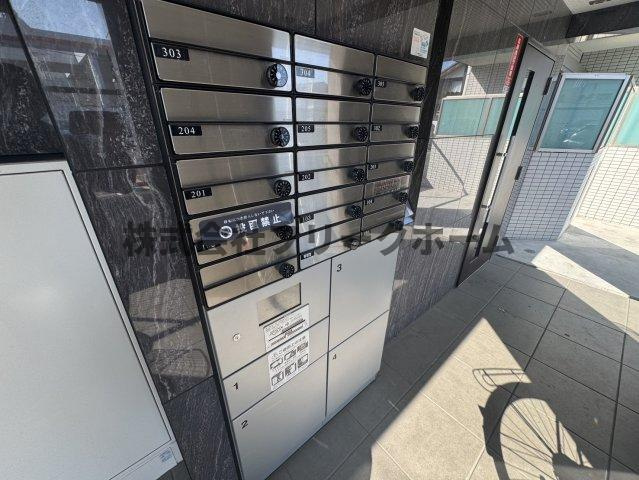 杉並区松庵２丁目の賃貸マンションのエントランス