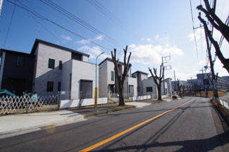 【前面道路含む現地写真】