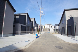 【前面道路含む現地写真】